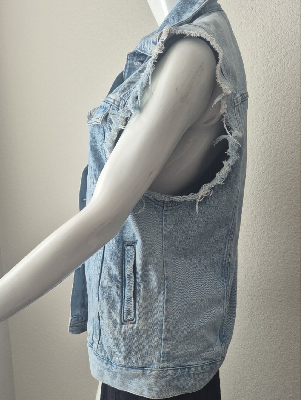 H&M Jeans Subcategory Classification - Picture 2 of 5